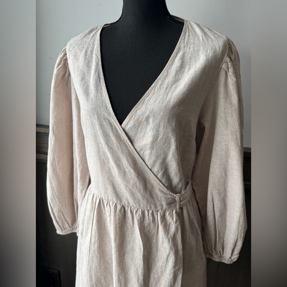 H&M linen blend puff sleep wrap dress.  Euc Medium - Picture 2 of 8